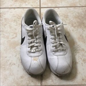 Classic Nikes men’s 9.5